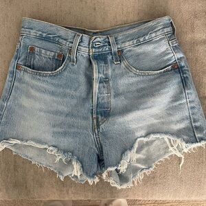 Levi’s 501 cut off shorts size 26